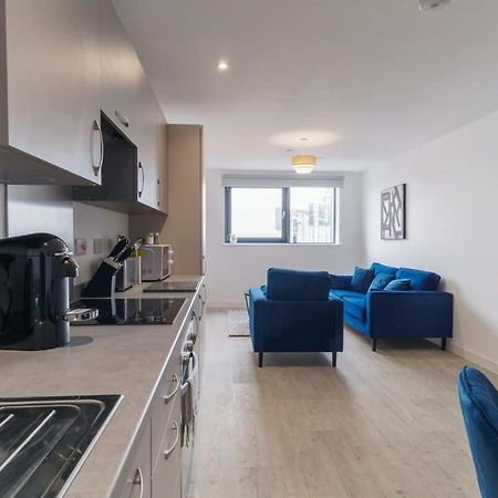 Stunning 2 Bed Apartment In Salford With Views Manchester Eksteriør billede