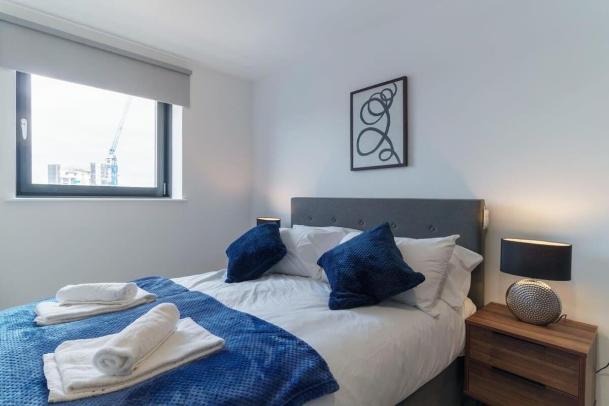Stunning 2 Bed Apartment In Salford With Views Manchester Eksteriør billede