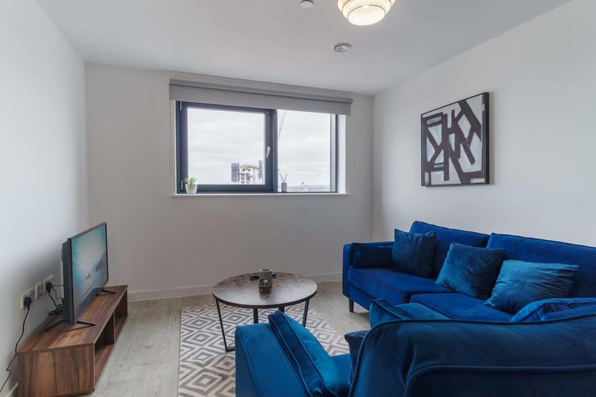 Stunning 2 Bed Apartment In Salford With Views Manchester Eksteriør billede