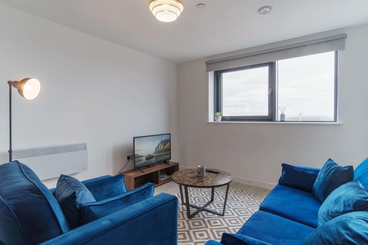Stunning 2 Bed Apartment In Salford With Views Manchester Eksteriør billede